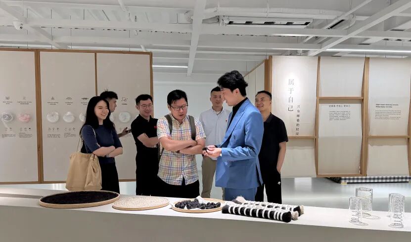 深度交流・携手共进｜红星美凯龙团队莅临上海爱舒床垫总部参观交流，共探行业新机遇！-爱舒床垫 - 来自上海的精致睡眠